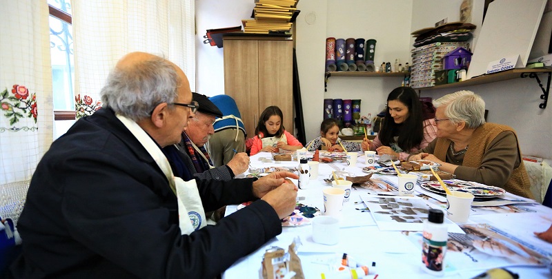 Muğla'da 100 Yaş Evi Çocukların İlgisini Çekiyor