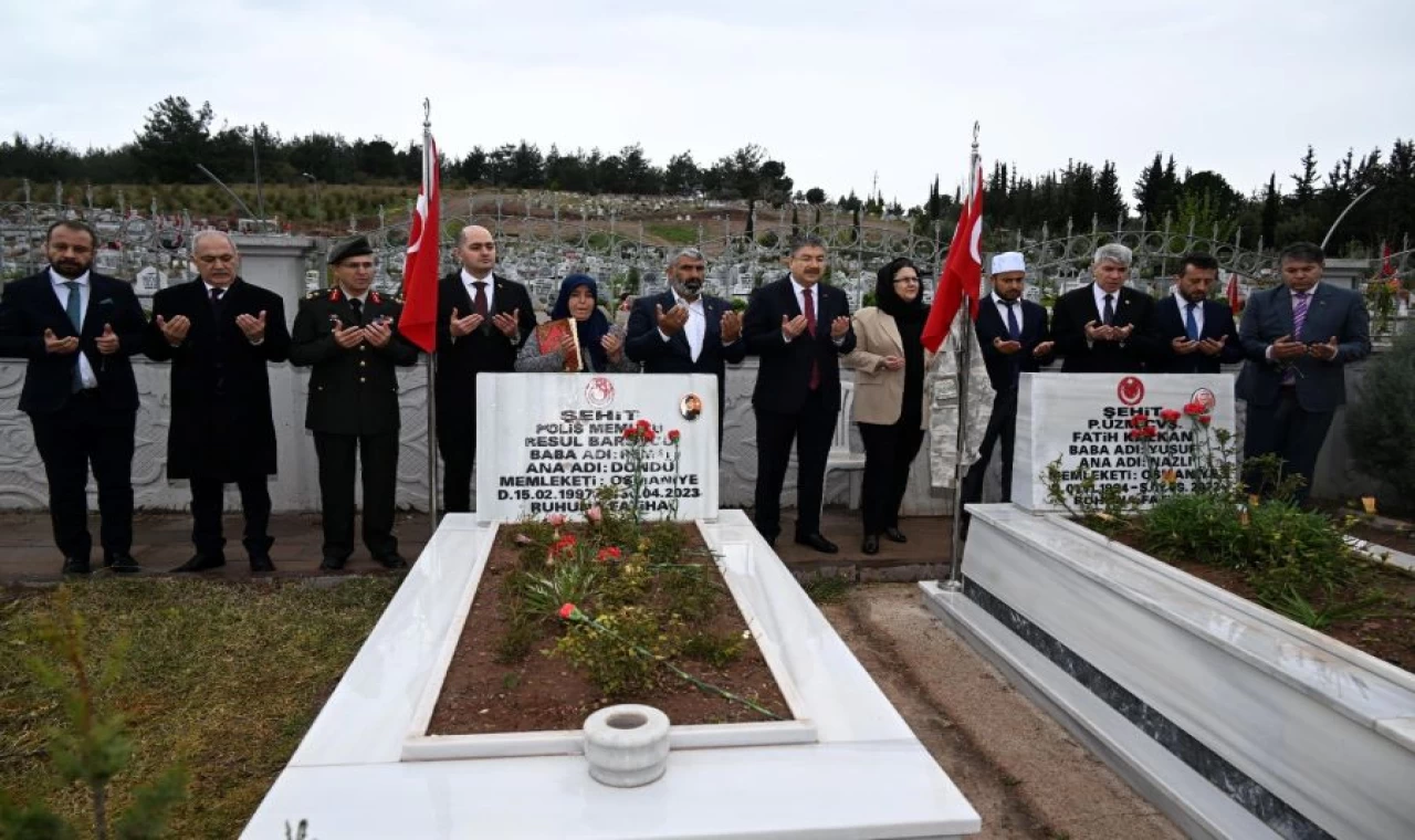 Şehitlerimizi minnet ve rahmetle anıyoruz