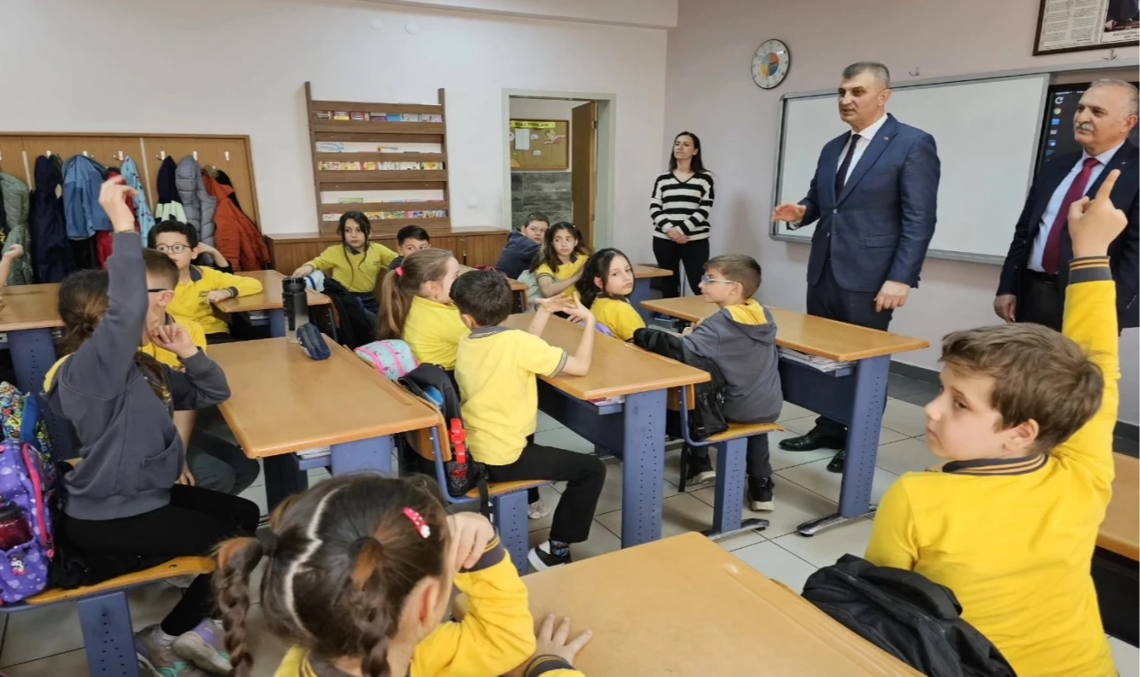 Gölcük’te Başkan Sezer’den ’Hayat Bilgisi’ dersi