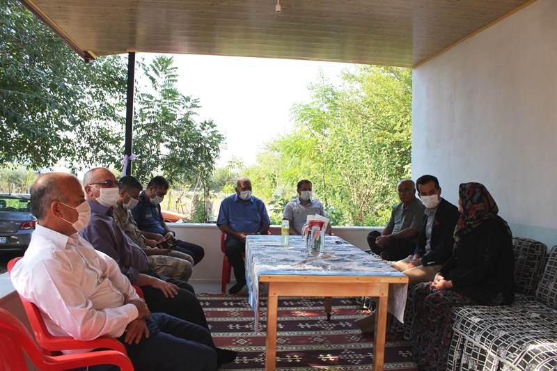 Kaymakam Almalı, şehit ailelerini ziyaret etti