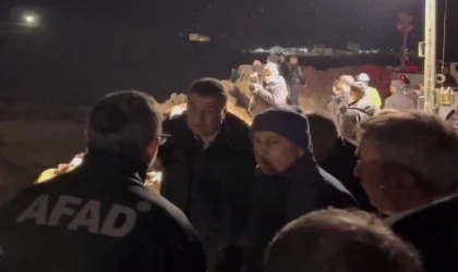 Bakan Yerlikaya Erzincan’da... 9 işçi için 827 personel seferber!