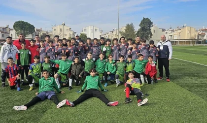 Kuşadası’nda her yıl geleneksel olarak düzenlenen Sömestr Cup’a katılan Narlıdere Belediyespor, turnuvadan 3 kupayla döndü