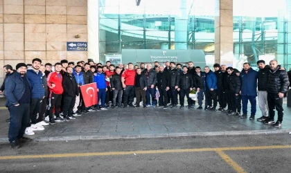 Milli güreşçiler Rıza Kayaalp ve Ali Cengiz yurda döndü