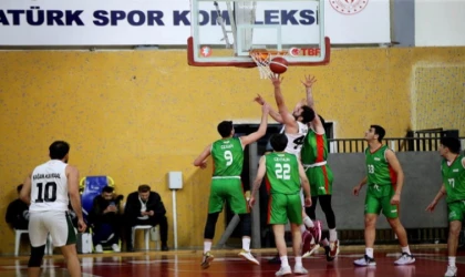 Sakarya Büyükşehir Basketbol farklı kazandı