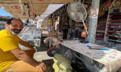 KURBAN BAYRAMININ MÜJDECİSİ BIÇAKÇILAR, TEZGÂHLARINI AÇTI