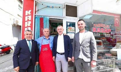 Düğüne gitti, proje inceledi, vatandaşla sohbet etti